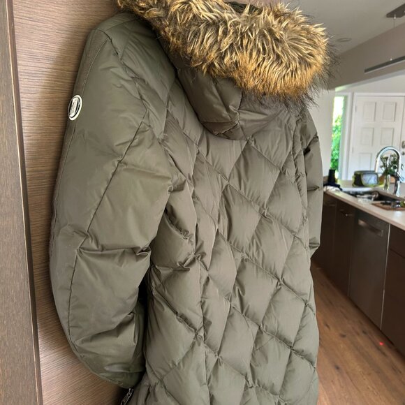 Peak Performance Down Filled Jacket - Picture 2 of 3